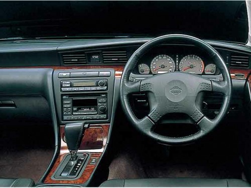 Характеристики автомобиля Nissan Laurel 2.5 25 club S FOUR (10.1997 - 08.1998): фото, вместимость, скорость, двигатель, топливо, масса, отзывы