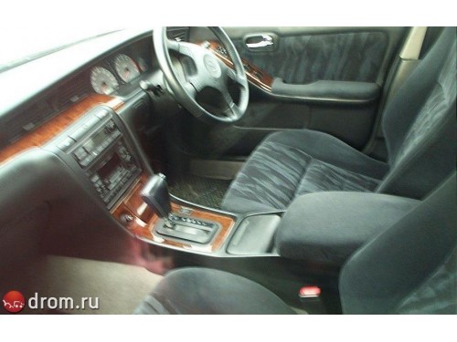 Характеристики автомобиля Nissan Laurel 2.0 Medalist G (09.1998 - 07.1999): фото, вместимость, скорость, двигатель, топливо, масса, отзывы