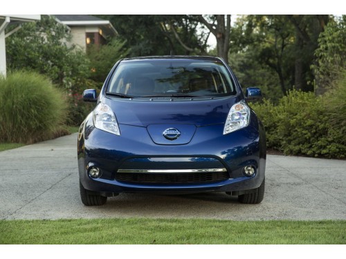 Характеристики автомобиля Nissan Leaf 24 kWh S (08.2013 - 09.2017): фото, вместимость, скорость, двигатель, топливо, масса, отзывы