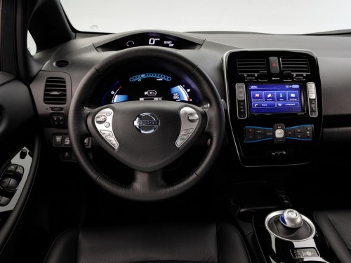 Характеристики автомобиля Nissan Leaf 24 kWh SL (08.2010 - 08.2013): фото, вместимость, скорость, двигатель, топливо, масса, отзывы