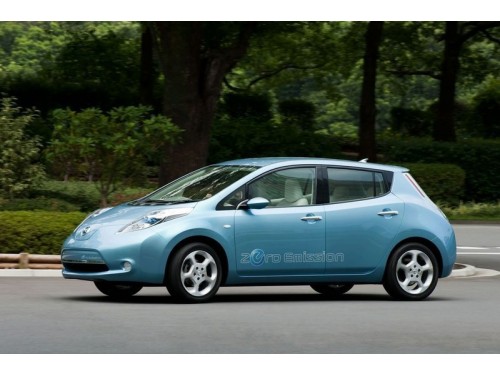 Характеристики автомобиля Nissan Leaf X side/curtain airbag system less (04.2013 - 02.2014): фото, вместимость, скорость, двигатель, топливо, масса, отзывы