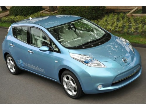 Характеристики автомобиля Nissan Leaf G enchante rotating passenger seat (12.2010 - 10.2012): фото, вместимость, скорость, двигатель, топливо, масса, отзывы