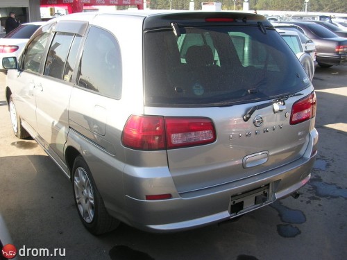 Характеристики автомобиля Nissan Liberty 2.0 G (09.2002 - 11.2004): фото, вместимость, скорость, двигатель, топливо, масса, отзывы