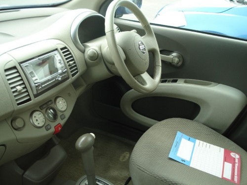 Характеристики автомобиля Nissan March 1.2 12c 70th-II (10.2003 - 03.2004): фото, вместимость, скорость, двигатель, топливо, масса, отзывы