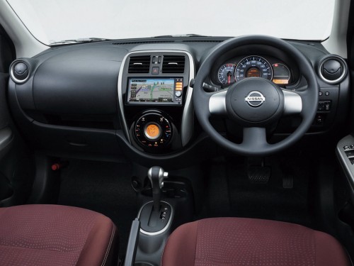 Характеристики автомобиля Nissan March 1.2 Bolero (05.2014 - 12.2015): фото, вместимость, скорость, двигатель, топливо, масса, отзывы