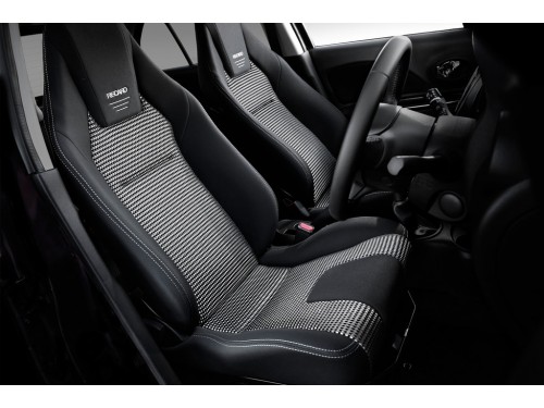 Характеристики автомобиля Nissan March 1.2 G Enchante rotating passenger seat (08.2013 - 04.2014): фото, вместимость, скорость, двигатель, топливо, масса, отзывы