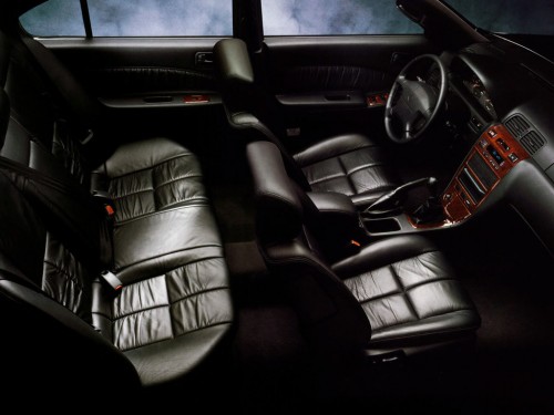 Характеристики автомобиля Nissan Maxima 2.0 MT Exclusive (02.1994 - 05.2000): фото, вместимость, скорость, двигатель, топливо, масса, отзывы