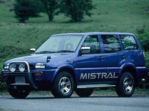 Характеристики автомобиля Nissan Mistral 2.7DT Type X (06.1994 - 12.1996): фото, вместимость, скорость, двигатель, топливо, масса, отзывы