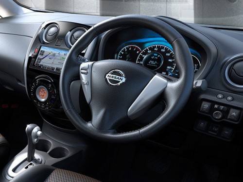 Характеристики автомобиля Nissan Note 1.2 NISMO (07.2015 - 10.2016): фото, вместимость, скорость, двигатель, топливо, масса, отзывы