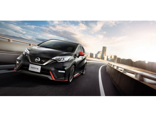 Характеристики автомобиля Nissan Note 1.2 e-POWER Medalist (07.2018 - 11.2020): фото, вместимость, скорость, двигатель, топливо, масса, отзывы