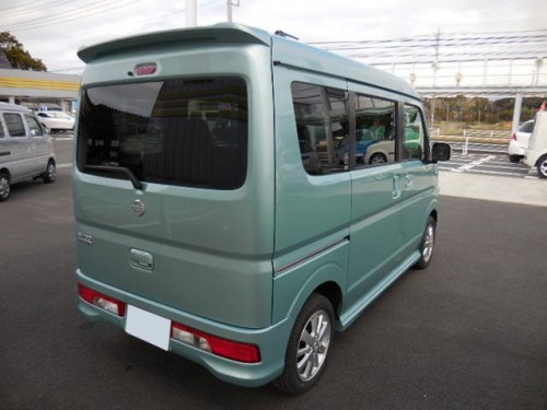 Характеристики автомобиля Nissan NV100 Clipper Rio 660 E (07.2020 - 08.2021): фото, вместимость, скорость, двигатель, топливо, масса, отзывы