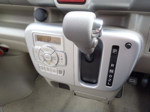 Характеристики автомобиля Nissan NV100 Clipper Rio 660 ChairCab (08.2019 - 06.2020): фото, вместимость, скорость, двигатель, топливо, масса, отзывы
