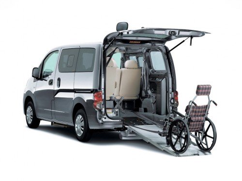 Характеристики автомобиля Nissan NV200 1.6 chair cab 1-wheelchair spec no 3rd row seat (11.2010 - 05.2012): фото, вместимость, скорость, двигатель, топливо, масса, отзывы
