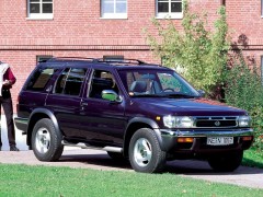 Nissan Pathfinder 3.3 AT (09.1997 - 06.1999)
