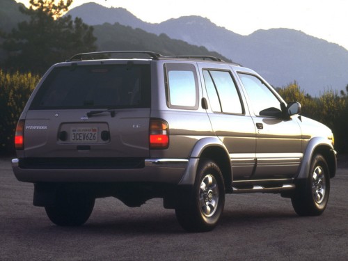 Характеристики автомобиля Nissan Pathfinder 3.3 AT LE (10.1995 - 06.1999): фото, вместимость, скорость, двигатель, топливо, масса, отзывы