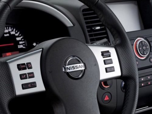 Характеристики автомобиля Nissan Pathfinder 2.5 dCi AT LE (02.2009 - 07.2014): фото, вместимость, скорость, двигатель, топливо, масса, отзывы