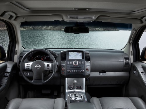 Характеристики автомобиля Nissan Pathfinder 2.5 dCi AT SE (02.2009 - 01.2011): фото, вместимость, скорость, двигатель, топливо, масса, отзывы