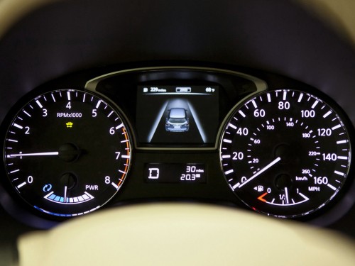 Характеристики автомобиля Nissan Pathfinder 2.5 CVT SL (04.2013 - 08.2016): фото, вместимость, скорость, двигатель, топливо, масса, отзывы