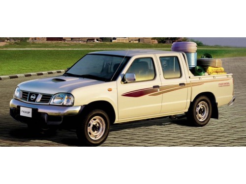 Характеристики автомобиля Nissan Pickup 2.4 MT Long Base Double Cab (08.2010 - 02.2022): фото, вместимость, скорость, двигатель, топливо, масса, отзывы