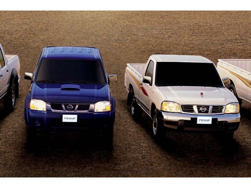 Характеристики автомобиля Nissan Pickup 2.4 MT Long Base Double Cab (08.2010 - 02.2022): фото, вместимость, скорость, двигатель, топливо, масса, отзывы