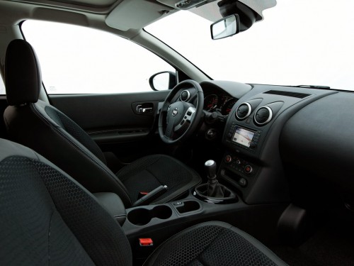 Характеристики автомобиля Nissan Qashqai 2.0 CVT SE (03.2010 - 11.2013): фото, вместимость, скорость, двигатель, топливо, масса, отзывы