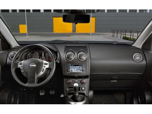 Характеристики автомобиля Nissan Qashqai+2 1.6 MT 2WD SV (04.2010 - 02.2013): фото, вместимость, скорость, двигатель, топливо, масса, отзывы