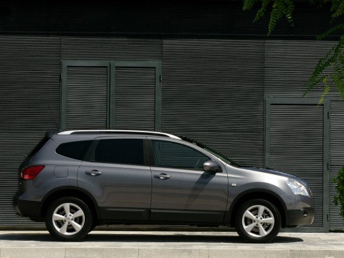 Характеристики автомобиля Nissan Qashqai+2 1.5 dCi MT 2WD Acenta (09.2008 - 03.2010): фото, вместимость, скорость, двигатель, топливо, масса, отзывы