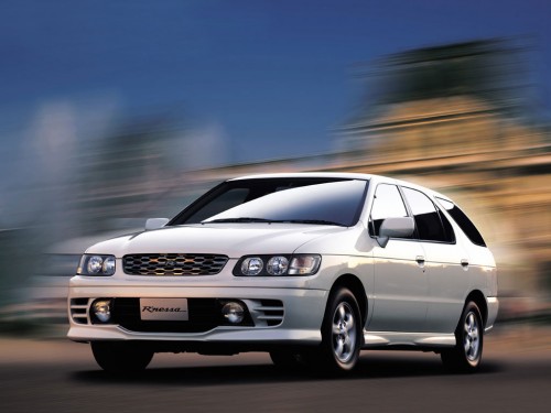 Характеристики автомобиля Nissan R'nessa 2.0 X (01.2000 - 12.2001): фото, вместимость, скорость, двигатель, топливо, масса, отзывы