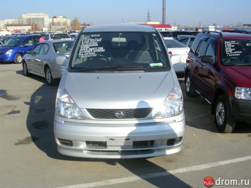 Характеристики автомобиля Nissan Serena 2.0 J (06.1999 - 05.2000): фото, вместимость, скорость, двигатель, топливо, масса, отзывы