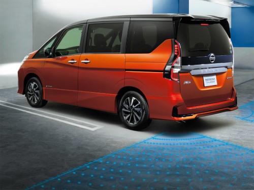 Характеристики автомобиля Nissan Serena 1.2 e-Power Highway Star V Multibed (08.2020 - 11.2022): фото, вместимость, скорость, двигатель, топливо, масса, отзывы