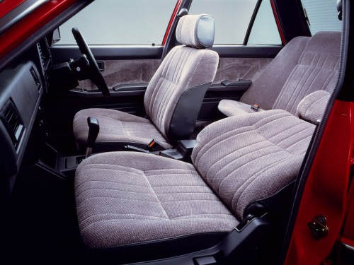 Характеристики автомобиля Nissan Sunny 1.3 DX (09.1985 - 08.1987): фото, вместимость, скорость, двигатель, топливо, масса, отзывы