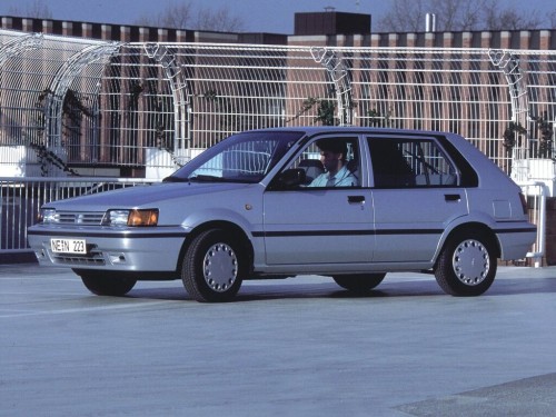 Характеристики автомобиля Nissan Sunny 1.6 AT SLX (02.1986 - 07.1990): фото, вместимость, скорость, двигатель, топливо, масса, отзывы