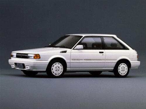 Характеристики автомобиля Nissan Sunny 1.5 305 Turbo Rt (09.1985 - 08.1987): фото, вместимость, скорость, двигатель, топливо, масса, отзывы