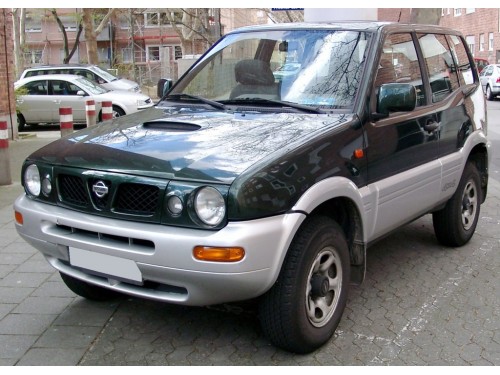 Характеристики автомобиля Nissan Terrano II 2.7 TDi AT SE 3dr (03.1996 - 11.1999): фото, вместимость, скорость, двигатель, топливо, масса, отзывы