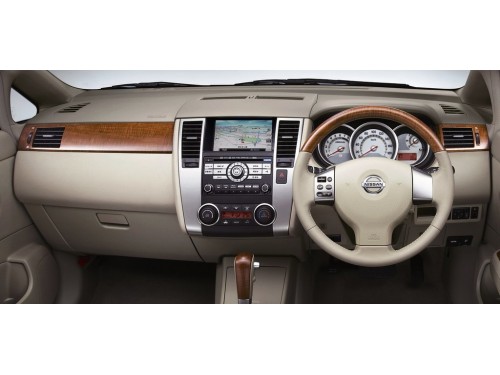 Характеристики автомобиля Nissan Tiida Latio 1.5 15M driving helper Autech drive gear type e 4WD (05.2009 - 07.2010): фото, вместимость, скорость, двигатель, топливо, масса, отзывы