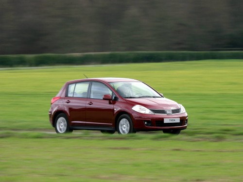 Характеристики автомобиля Nissan Tiida 1.6 AT Elegance (09.2007 - 09.2010): фото, вместимость, скорость, двигатель, топливо, масса, отзывы