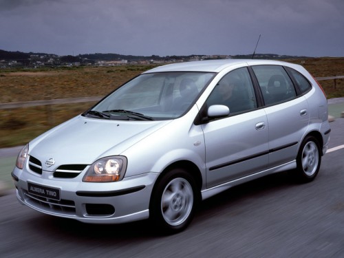 Характеристики автомобиля Nissan Tino 1.8 MT (07.2000 - 04.2003): фото, вместимость, скорость, двигатель, топливо, масса, отзывы