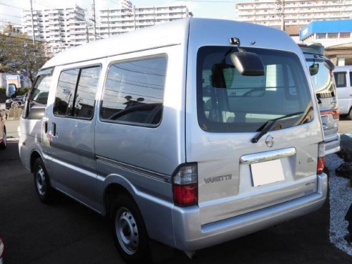 Характеристики автомобиля Nissan Vanette 1.8 CD (4 door) (08.2002 - 11.2003): фото, вместимость, скорость, двигатель, топливо, масса, отзывы