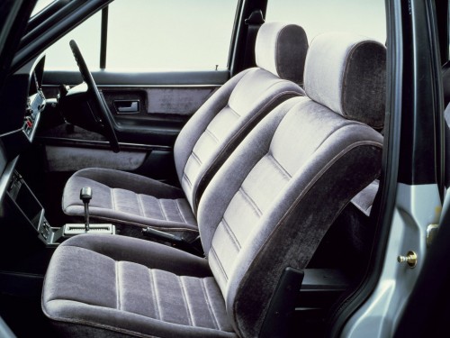 Характеристики автомобиля Nissan Volkswagen Santana 1.8 Li (02.1984 - 04.1985): фото, вместимость, скорость, двигатель, топливо, масса, отзывы