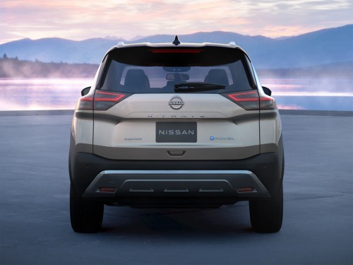 Характеристики автомобиля Nissan X-Trail 1.5 AUTECH 5-seat e-4ORCE 4WD (07.2022 - н.в.): фото, вместимость, скорость, двигатель, топливо, масса, отзывы