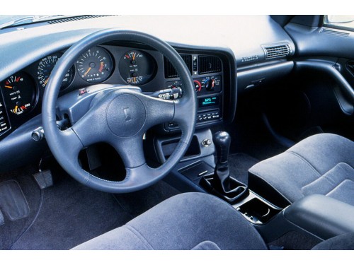 Характеристики автомобиля Oldsmobile Achieva 2.3 MT Achieva SCX (07.1992 - 06.1993): фото, вместимость, скорость, двигатель, топливо, масса, отзывы