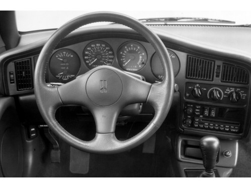 Характеристики автомобиля Oldsmobile Achieva 2.4 MT Achieva Series I (07.1995 - 12.1997): фото, вместимость, скорость, двигатель, топливо, масса, отзывы