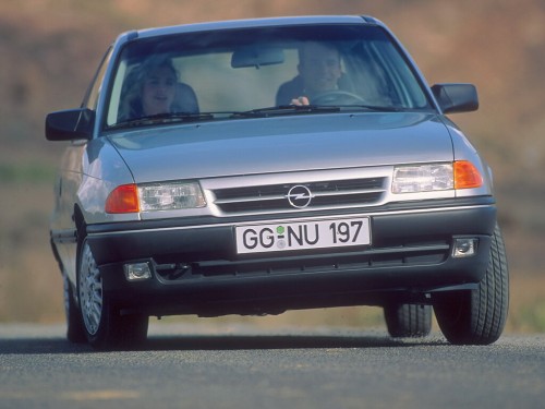 Характеристики автомобиля Opel Astra 1.7TD MT GL (06.1991 - 05.1994): фото, вместимость, скорость, двигатель, топливо, масса, отзывы
