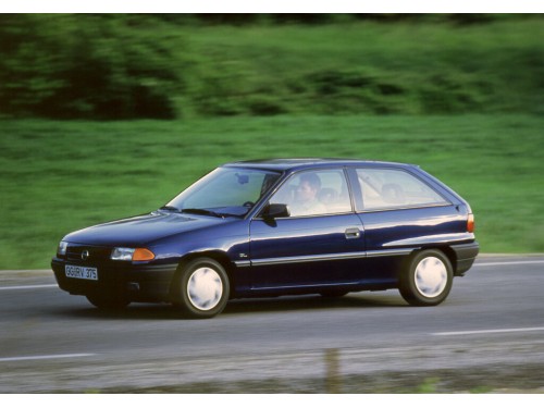 Характеристики автомобиля Opel Astra 1.4Si MT GLS (08.1991 - 07.1994): фото, вместимость, скорость, двигатель, топливо, масса, отзывы