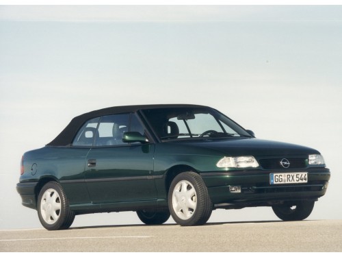 Характеристики автомобиля Opel Astra 1.8 16V MT (02.1996 - 07.2000): фото, вместимость, скорость, двигатель, топливо, масса, отзывы
