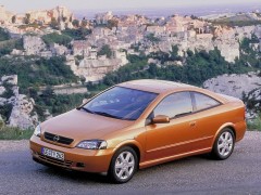Opel Astra 2.2 MT (03.2000 - 06.2004)
