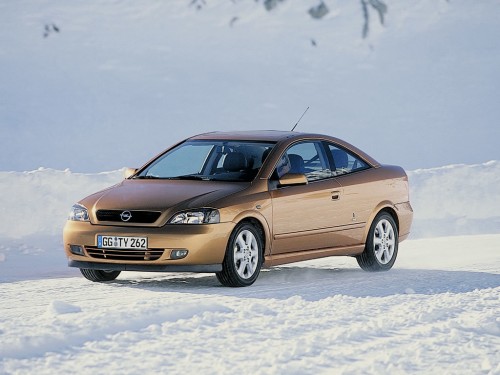 Характеристики автомобиля Opel Astra 2.2 MT Daytona &amp; Silverstone (10.2003 - 11.2004): фото, вместимость, скорость, двигатель, топливо, масса, отзывы