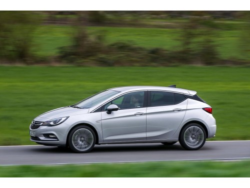 Характеристики автомобиля Opel Astra 1.0 Turbo MT Edition (07.2015 - 07.2017): фото, вместимость, скорость, двигатель, топливо, масса, отзывы