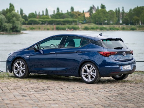 Характеристики автомобиля Opel Astra 1.2 Turbo MT Business Elegance (09.2019 - н.в.): фото, вместимость, скорость, двигатель, топливо, масса, отзывы