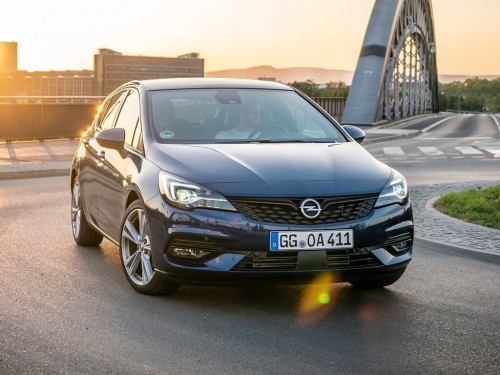 Характеристики автомобиля Opel Astra 1.2 Turbo MT 120 Jahre (09.2019 - 12.2019): фото, вместимость, скорость, двигатель, топливо, масса, отзывы